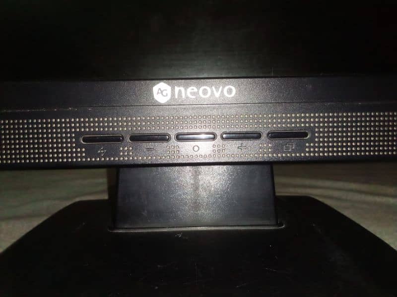 neovo 17 inch lcd available in reasonable price 1