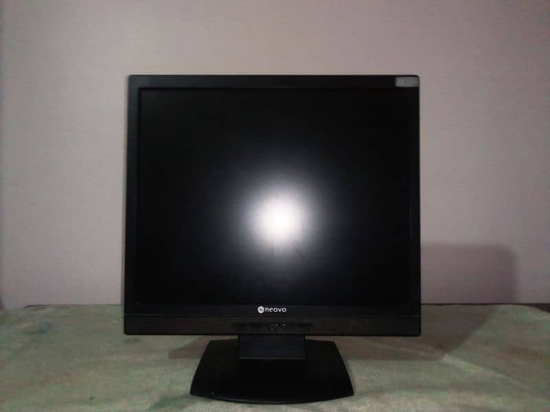 neovo 17 inch lcd available in reasonable price 5