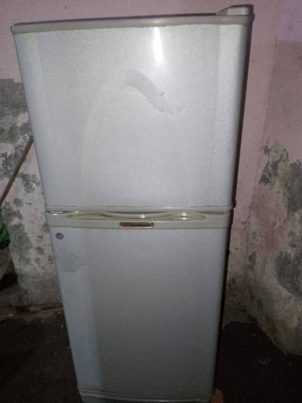 03445277255. Dowlance fridge small. . 1