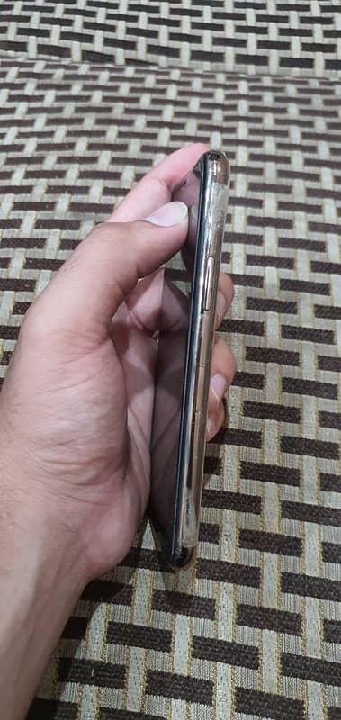 I phone 11 pro 64Gb Non PTA 3