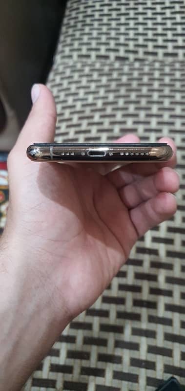 I phone 11 pro 64Gb Non PTA 5