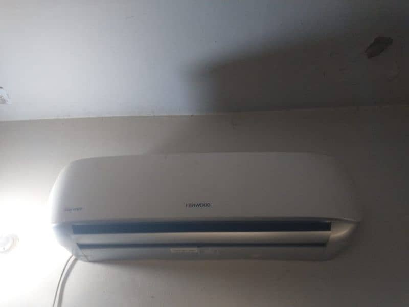 1 Ton Inverter AC Available for Sell 1