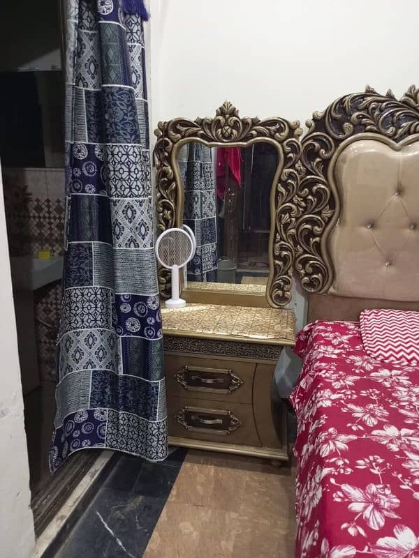 Bed set with Side tables and dressing table 1