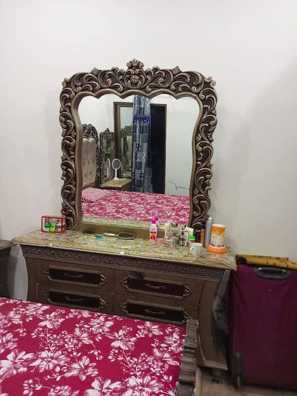 Bed set with Side tables and dressing table 3