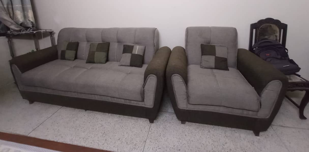 “7 Seat Affordable Luxury: Beautiful Sofa Set Available!” 1