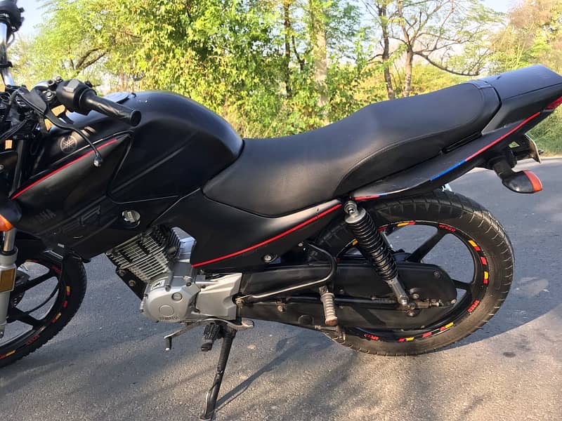 YBR 125 /2018 6