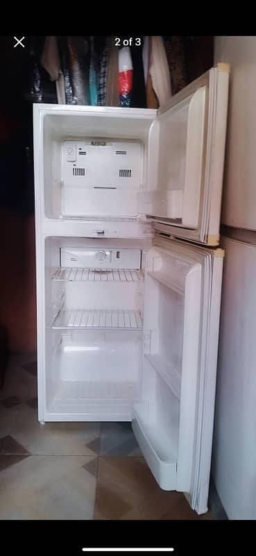 Lg fridge for sale in very good condition home used 1