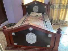 Single Bed without mattress 3.5 x 6 ft