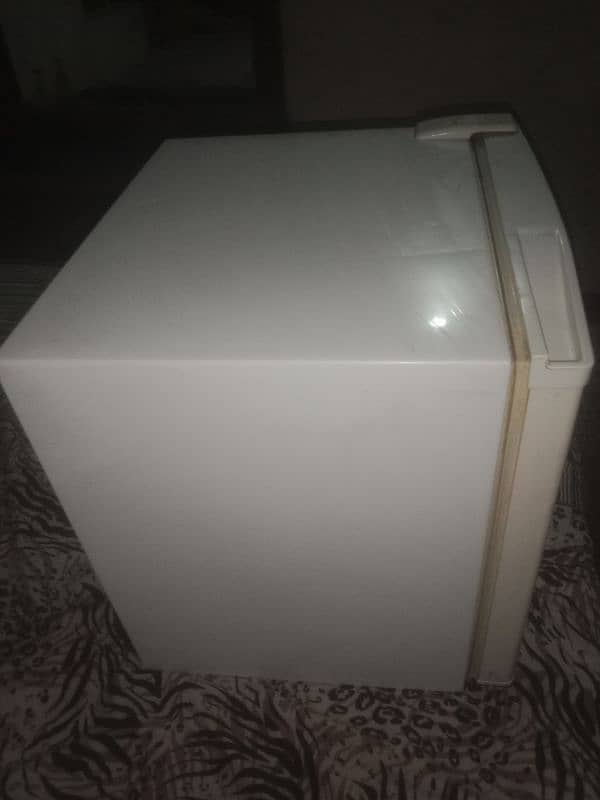 HAIER MINI FRIDGE FOR SALE 1