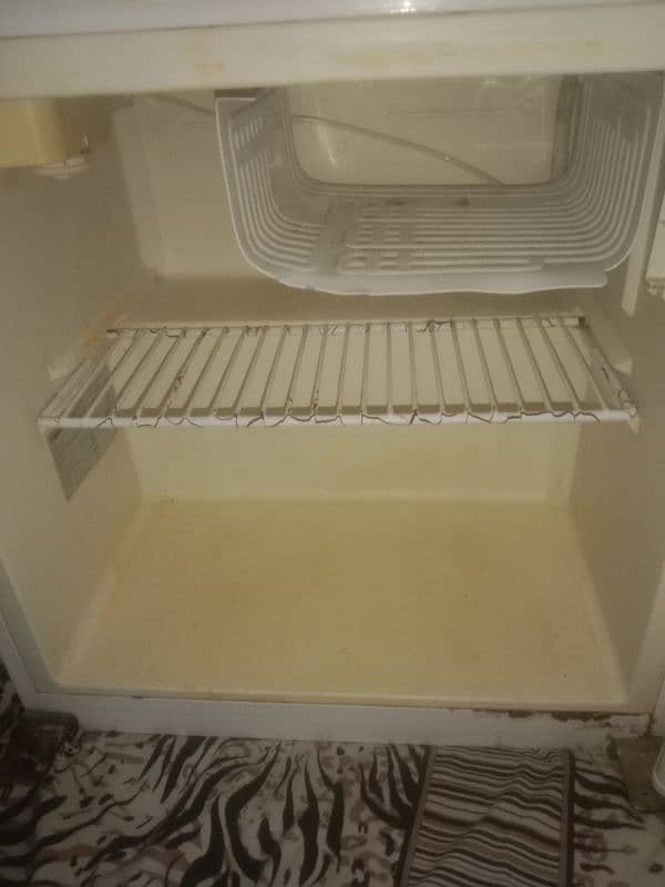 HAIER MINI FRIDGE FOR SALE 4