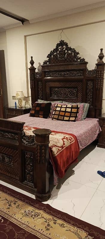 king size bed with mattress '2 side table & dressings table 2