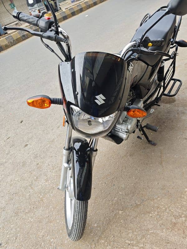 Scratchless Suzuki 110 Bike Black Color, just 2300 Kms driven. 0