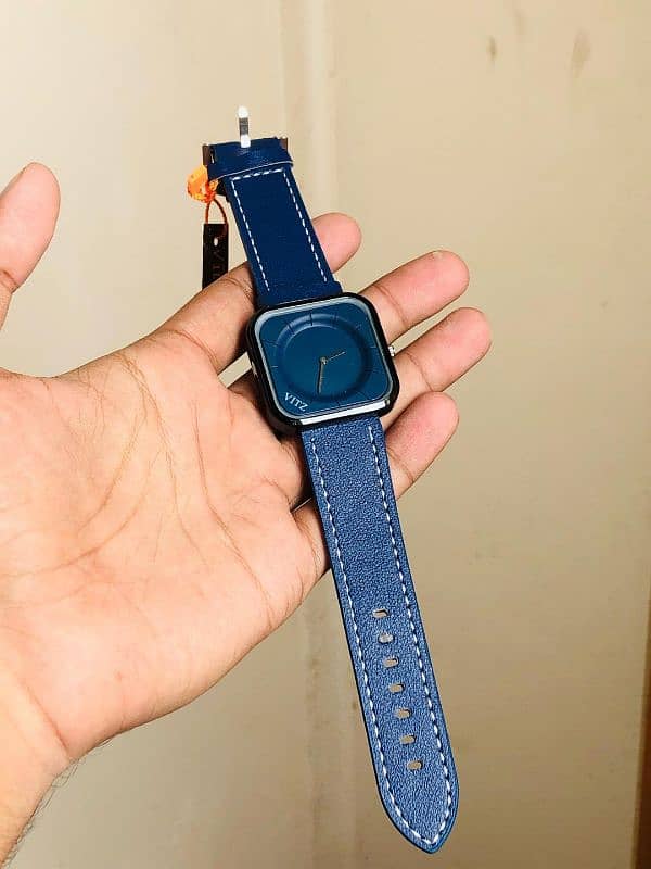 man's casual analogue watch 3