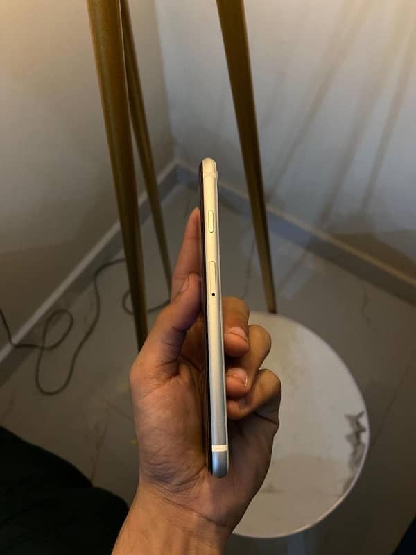 iPhone SE 2020 urgent sale no exchange 5