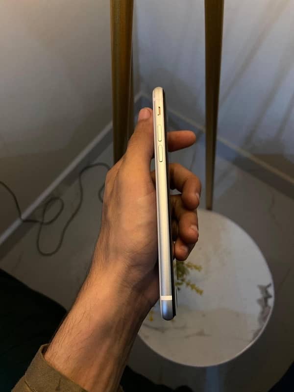 iPhone SE 2020 urgent sale no exchange 8