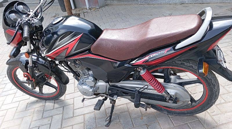 Honda 125 CBF 2