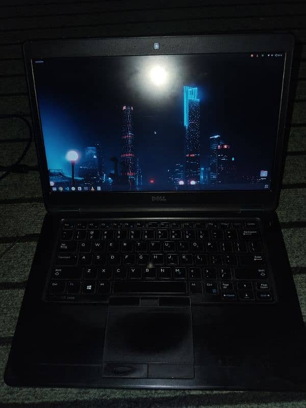 Dell laptop latitude 5450 i5 5th 1