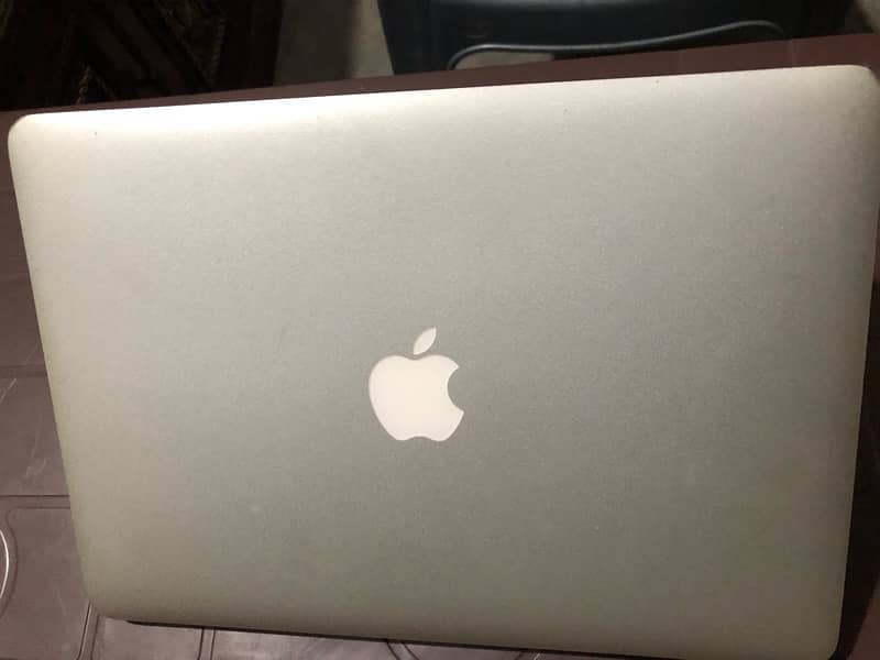 Macbook air 2013 13 inch working very well no fault 1