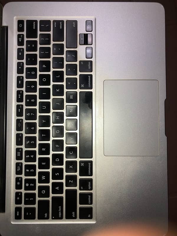 Macbook air 2013 13 inch working very well no fault 4