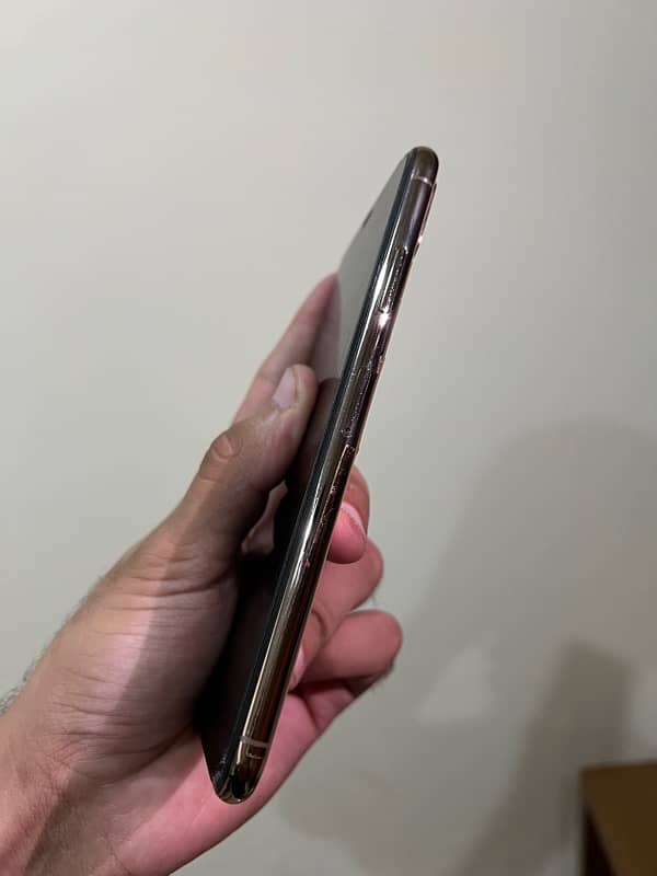 iphone xs max 1