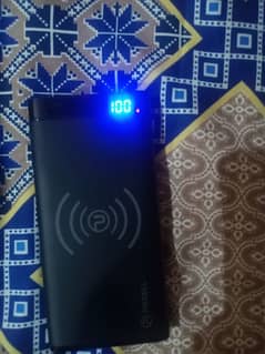 urgent sale power Bank wireless iphone