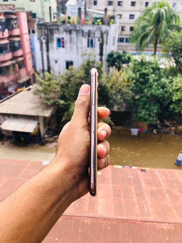 256 GB PTA Approved Iphone 11 Pro Max 1