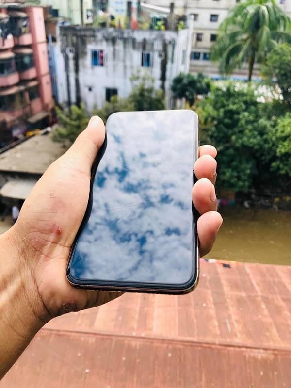 256 GB PTA Approved Iphone 11 Pro Max 3