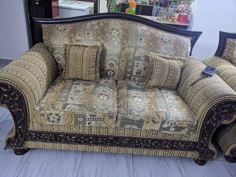 2 seater and 2 single seater  sofa set high quality good condition 2