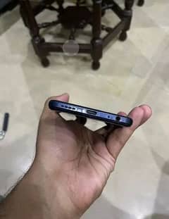 vivo y33s mobile ha koi bi masla nhe ha or box charger ha bs is ka