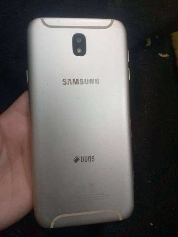 Samsung J7 pro 3