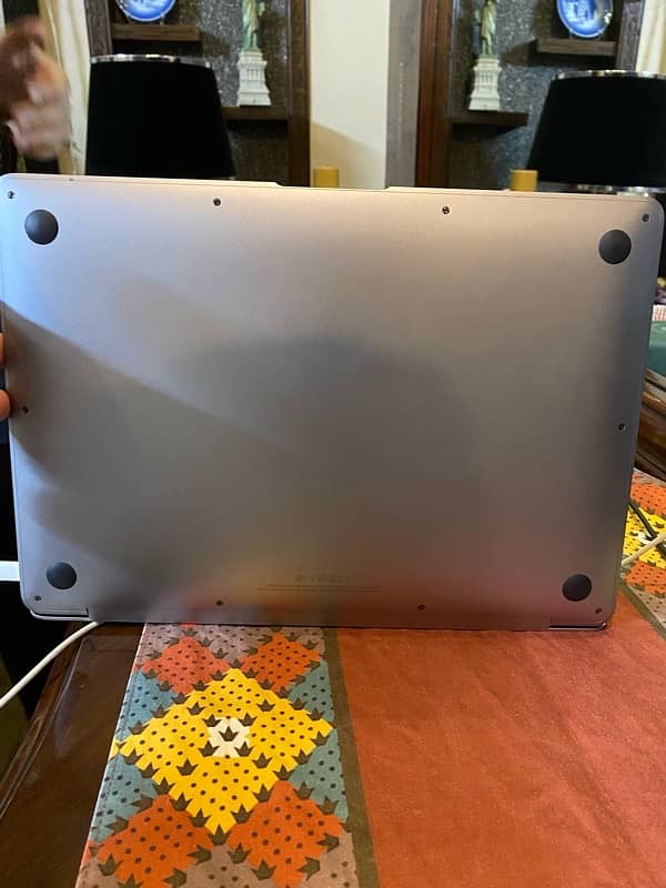 MacBook Air (Retina, 13-inch, 2018 i5] 2