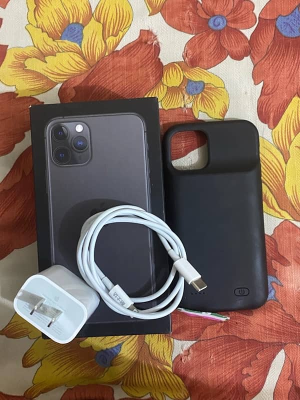 iPhone 11 to non-PTA factory unlock 256 gb with box and charger 7