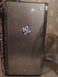 MINI FRIDGE FOR SALE URGENT 0