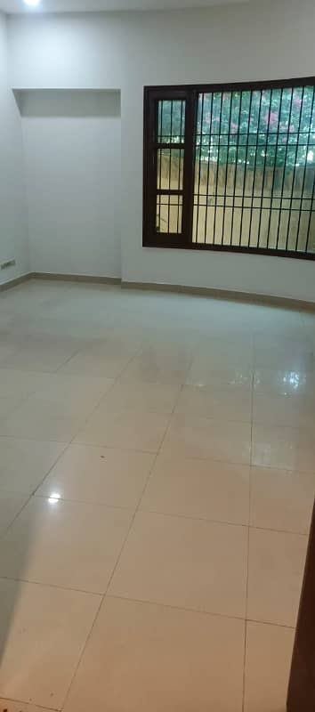 Bungalow For Rent With Full Basement Corner 17