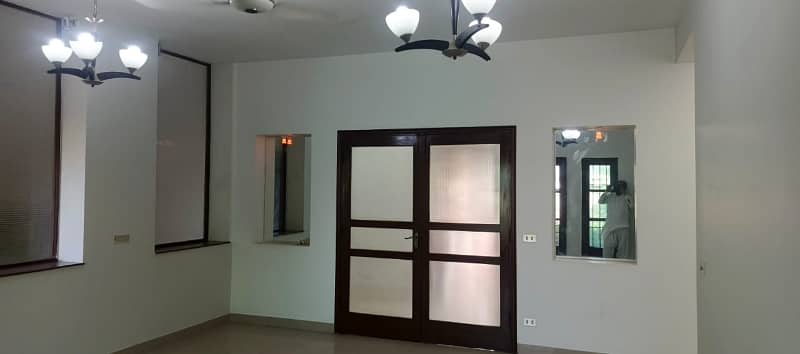 Bungalow For Rent With Full Basement Corner 22