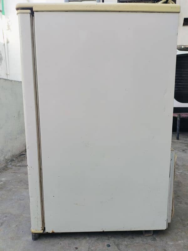 Room size Fridge Genuine 5