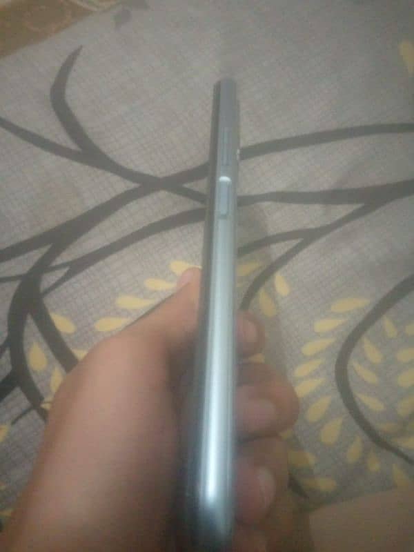 Vivo y20 10/10 condition Ram 3 Whatsapp contact 03185077074 3