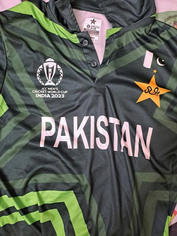 Imran Khan's cricket book (with free shirt&delivery) 3