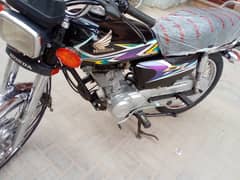 Honda 125 Larkana number 20 model