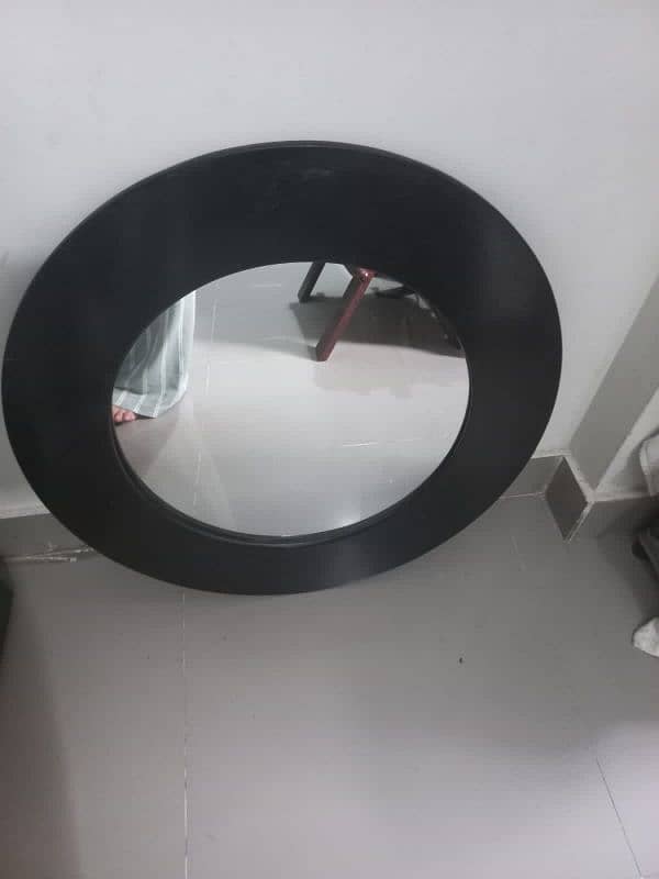 Round Frame Mirror 1