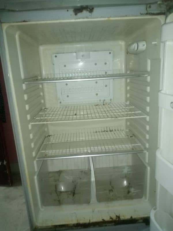 Refrigerator 4