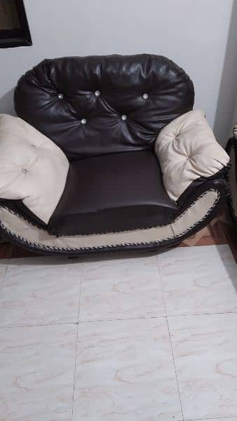 7 seater sofa set condition 10/10 urgent sale 2