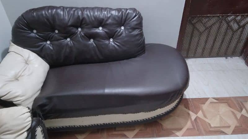 7 seater sofa set condition 10/10 urgent sale 3