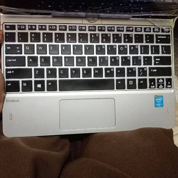 HP revolve i7 5th gen 3