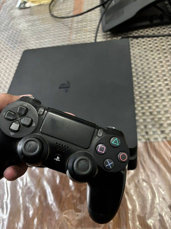 PS4 Slim 500gb with original controller 4