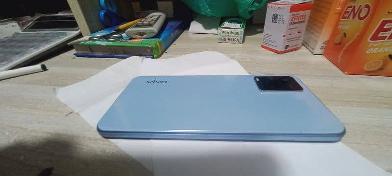 Vivo y33s 8+4 Ram 128Room 3