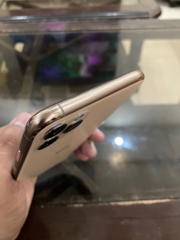 iphone 11 Pro Max PTA Approved 256 GB 4