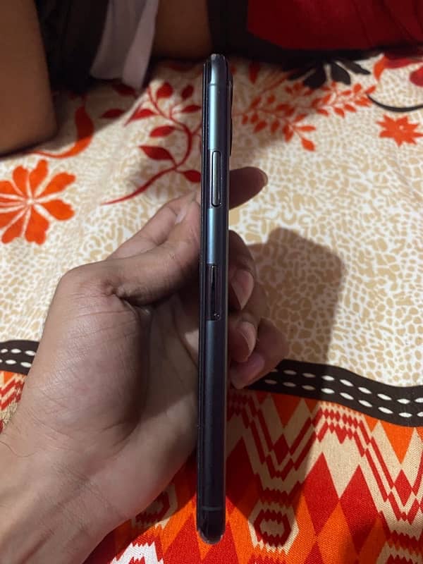 iphone 11 pro max 256gb Non pta factory unlock 4