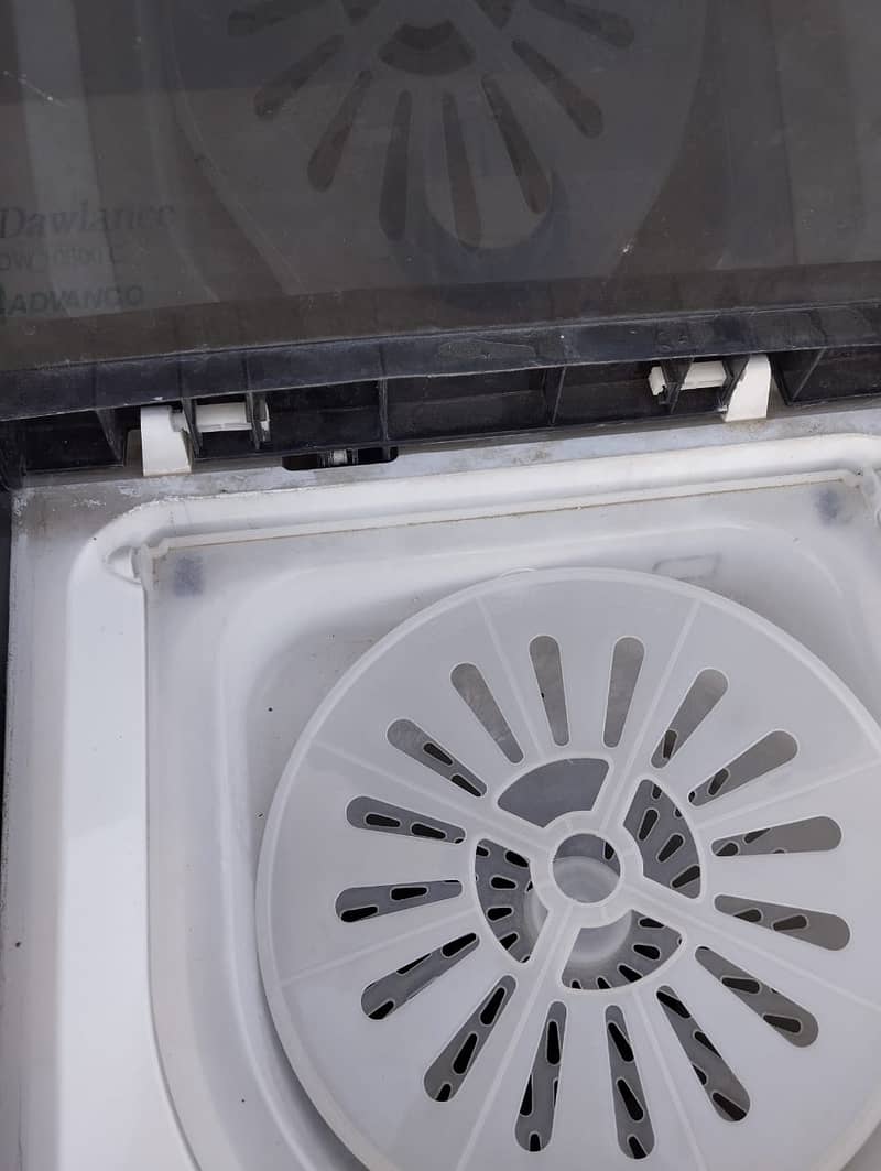 Dawlance Semi Auto Washing Machine 1