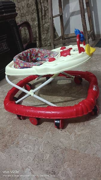 baby walker original  condition 10/10 1